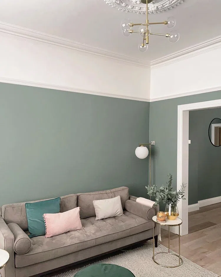 Зеленый цвет стен от Little Greene 304 в классическом интерьре