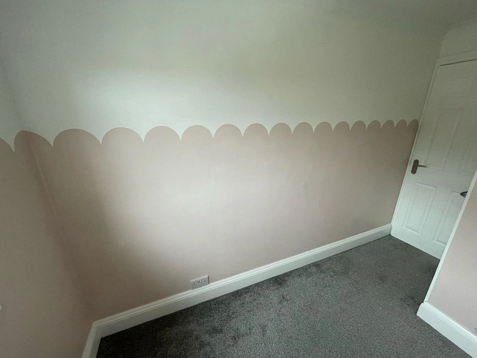 Dulux blush pink с окраской scalloped wall