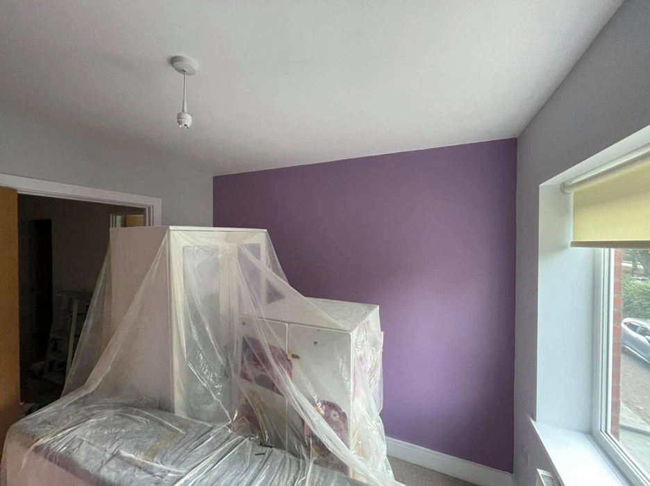 Фиолетовый оттенок Dulux Frosted Grape в интерьере